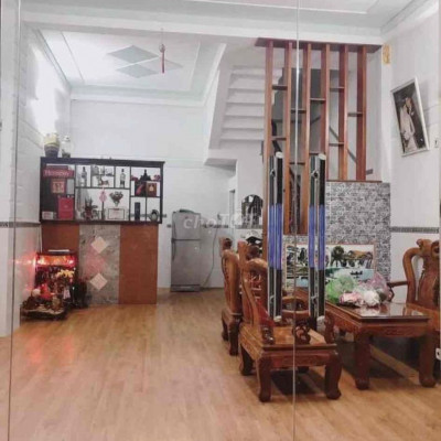 Nhà mặt tiền Tôn Thất Bách đối diện công viên