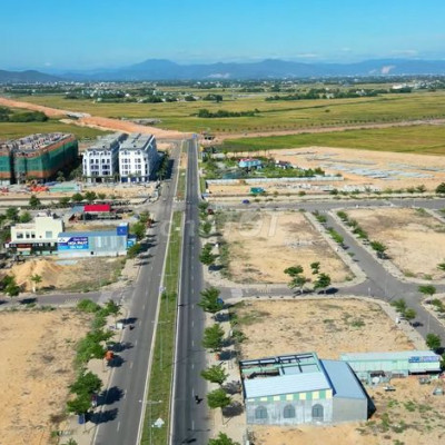 Thị Trấn Cát Tiến phát triển nhanh quá ạ. Giá 1 tỷ nhận nền.