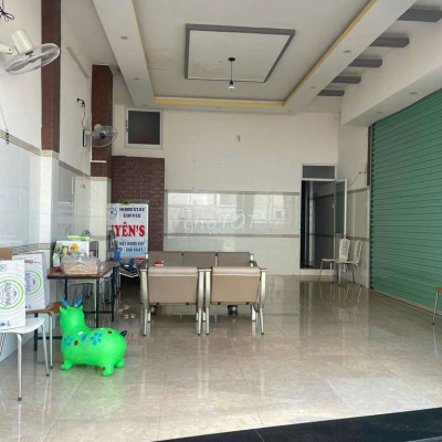 Cho thuê mặt bằng mặt tiền đường Nguyễn Huệ, phường Hải Cảng, Quy Nhơn