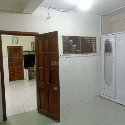 Cho thuê nhà hẻm Trần Hưng Đạo, gần cầu đôi