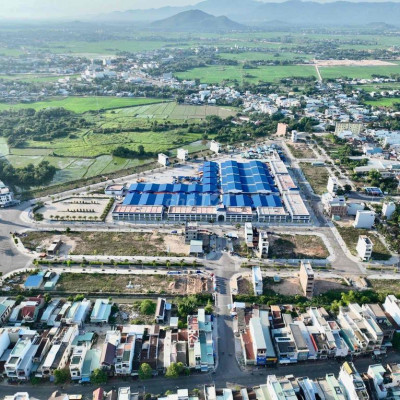 Phố Chợ An Nhơn,Bình Định.Còn vài nền đầu tư giá tốt.Sổ đỏ chính chủ