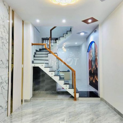 Cho thuê nhà 3 tầng đường nội bộ Chợ Đầm giá 4 triệu