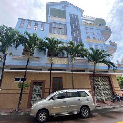 CHO THUÊ NHÀ MT CĂN GÓC TT TP QUY NHƠN, DT 100m2 nhà 3 mê 5pn 4wc