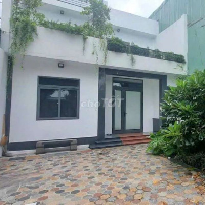 Cho thuê nhà mặt tiền đường Cần Vương, Quy Nhơn, Bình Định