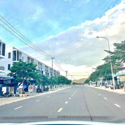 Đất  200m2   -trong khu đô thị công nghiệp Vsip Bình Định