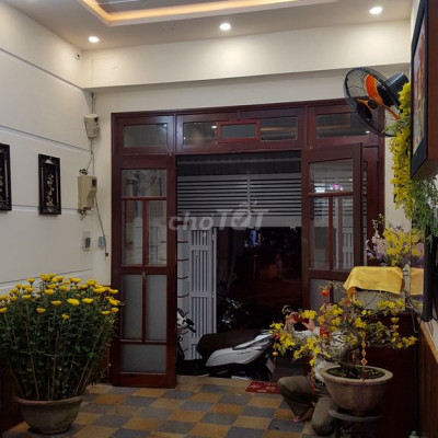 Gia đình chuyển vào Sài Gòn cho thuê nguyên căn nhà mặt tiền