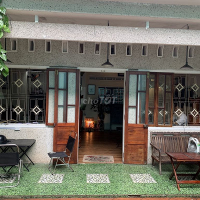 Nhà sau lưng căn mặt tiền Nguyễn Huệ, 5,7x24m, 138m2, 2 tầng