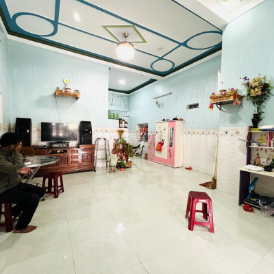 Nhà mặt tiền Trần Văn Dũng, 6 x 25m, xe hơi ngủ trong sân, nhỉnh 1 tỷ