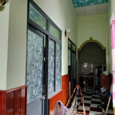 212m2, sẵn nhà mái thái kiên cố vào ở ngay, xe hơi đỗ trong sân, 990tr