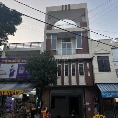 Cho thuê nhà nguyên căn, nằm ngay mặt đường nguyễn thái học