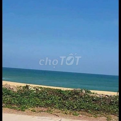 Đất mặt biển 2 m.t,sô hồng,trên đât co nhà câp 4.đường ô tô sieu vip