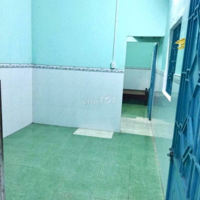 Nhà rộng rãi, có máy lạnh, phù hợp ở gia đình