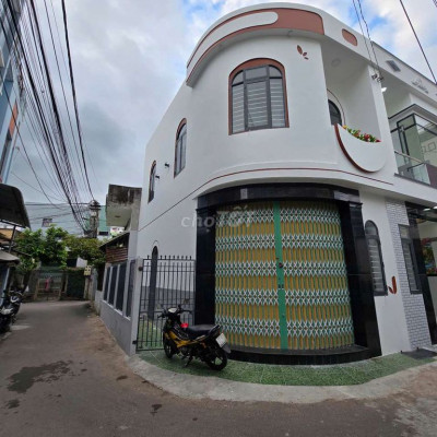 Bán nhà căn góc hẻm Hàn Mặc Tử, phường Ghềnh Ráng, sát biển Quy Nhơn