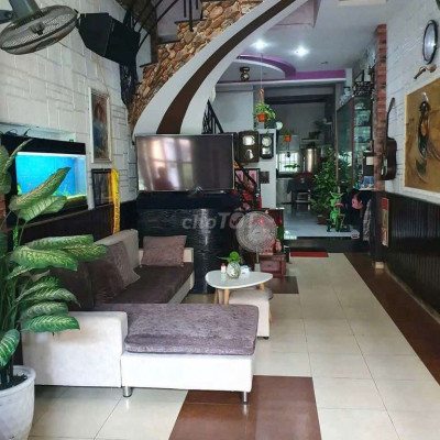 Bán nhà 3 tầng mặt tiền đường Bà Triệu, Phường Lê Hồng Phong, Quy Nhơn