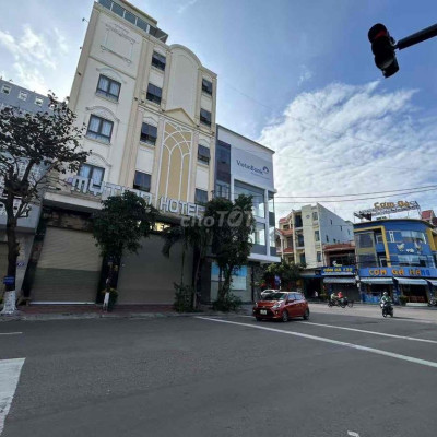Cho thuê Hotel, Bank trung tâm Quy Nhơn ngay ngã tư, cách biển 200m