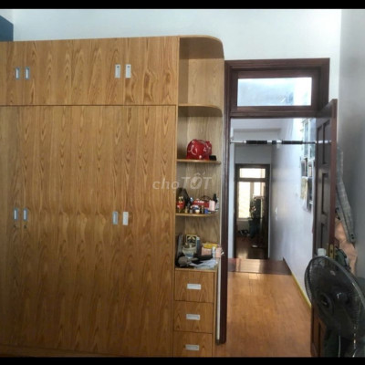 Bán nhà phố, để lại hoàn toàn nội thất., DT 68  3pn