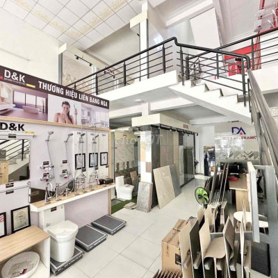 Showroom mặt tiền Tây Sơn 8*19m có phòng làm việc