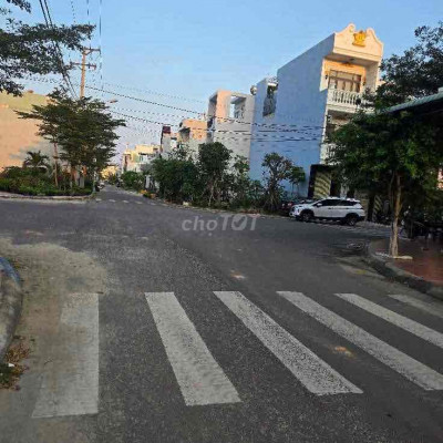 Lô đất 43m2 gần cầu Lê Thanh Nghị 2,35 tỷ