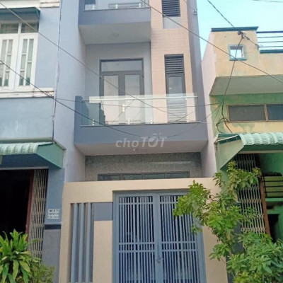 Cần bán hoặc cho thuê nhà mặt tiền đường Nguyễn Hiền, TP Quy Nhơn.