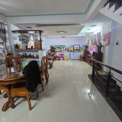 HOT HOT HOT 
Bán nhà mặt tiền Nguyễn Thị Minh Khai, ngay trung tâm