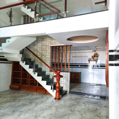 Bán nhà mặt tiền đường Nguyễn Thị Yến, Ghềnh Ráng, Quy Nhơn