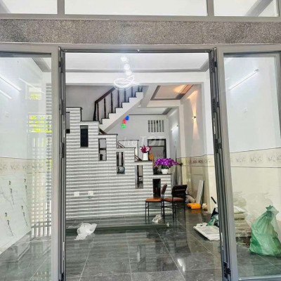 Bán Nhà MT Nguyễn Hoàng  P. Đống Đa  82m2 , 2 tầng , Giá 4 Tỷ 899