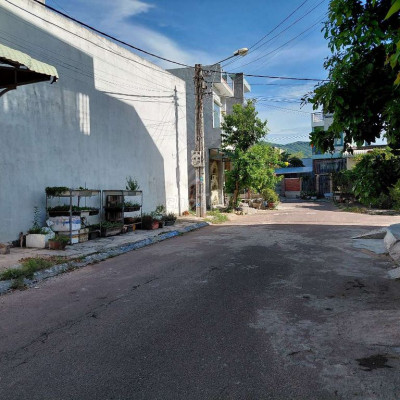 Nhà góc 2 mặt tiền đường Tú Mỡ 93m2