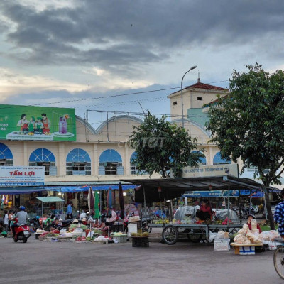 Cần bán lô đất Chợ Dinh 76m2 giá 2,2 tỷ