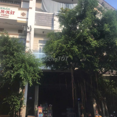 Nhà mặt tiền, tiện ích đầy đủ, nằm lõi trung tâm Thành Phố Quy Nhơn