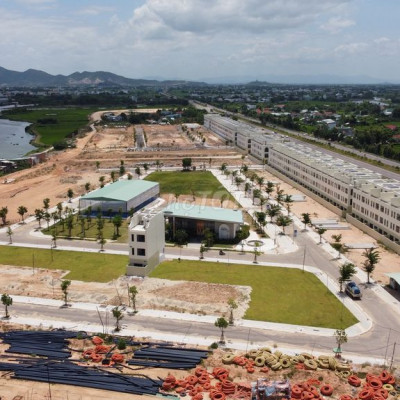 Bán đất nền 80m2 có  sổ ngay biển Quy Nhơn - Gia Lai giá 2,5  tỷ