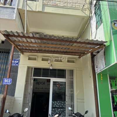 MT đường Trần Hưng Đạo, 1 trệt + lửng + 1 lầu