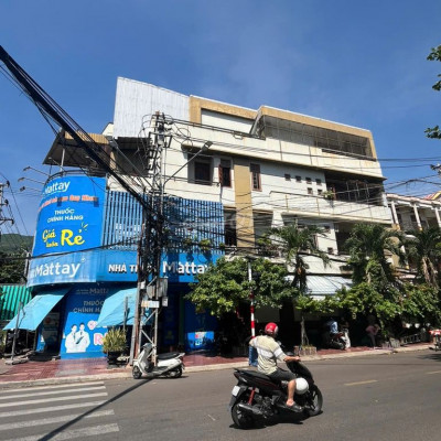 Cho thuê nhà nguyên căn góc đường Hoàng Văn Thụ và đường Thành Thái