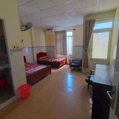 Cho thuê Phòng trọ 20/30m2 theo tháng mặt tiền Trần Hưng Đạo, Qui Nhơn