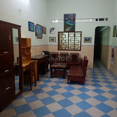 Cho thuê nhà ở 86 m2 ba phòng ngủ, gần siêu thị GO