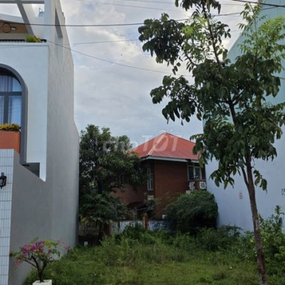 Bán lô đất ôm góc 2 mặt tiền Gara  Quyền  giá 7,6 tỉ