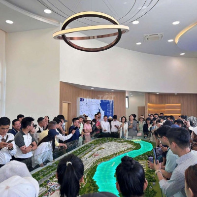 Đã có Sổ, thanh toán 12 tháng, giá rẻ nhất toàn khu. Lh: ***