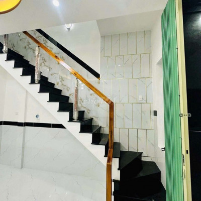 Nhà Bán hẻm  Bạch Đằng thông qua Nguyễn Chánh ,Trung Tâm Thành Phố